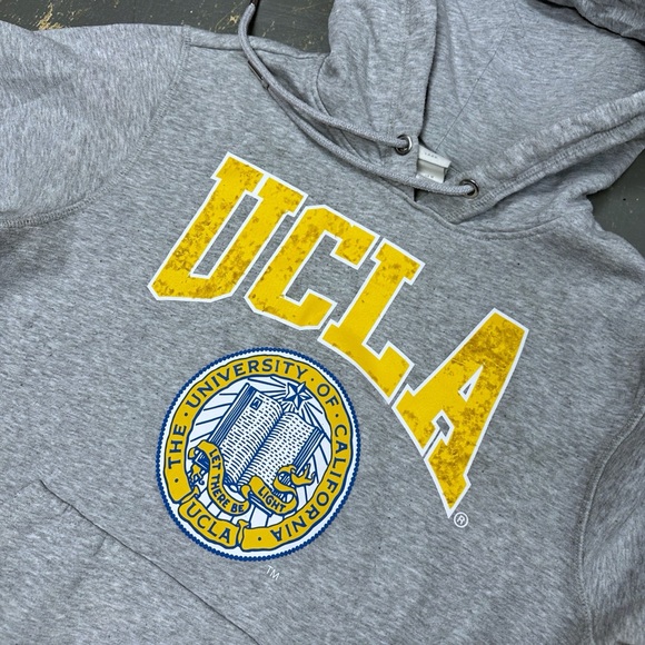 H&M UCLA Bruins Pull Over Hooded Sweater Medium Volleyball Soccer Los Angeles - Picture 3 of 6